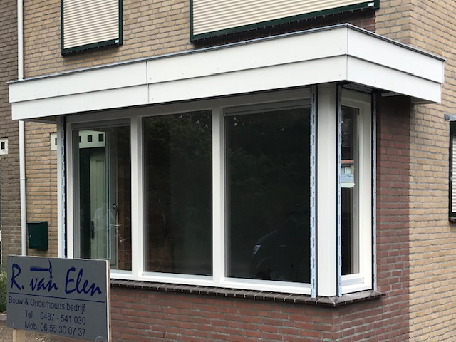 Bedrijfspand met professionele afwerking en beplanting